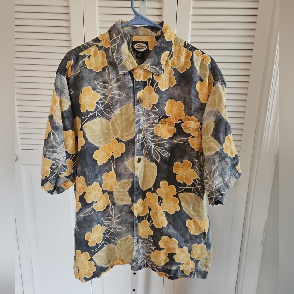 Tommy Bahama 100% Linen Floral Hawaiian Relax Shirt Mens Medium  Short Sleeve